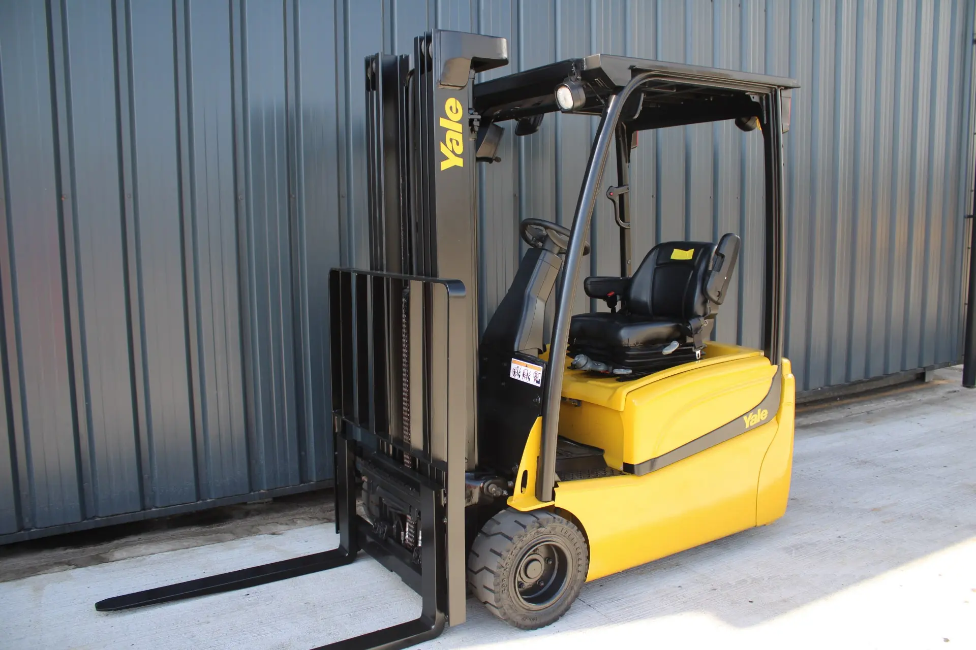Yale ERP18VT Electric Forklift Truck (3)
