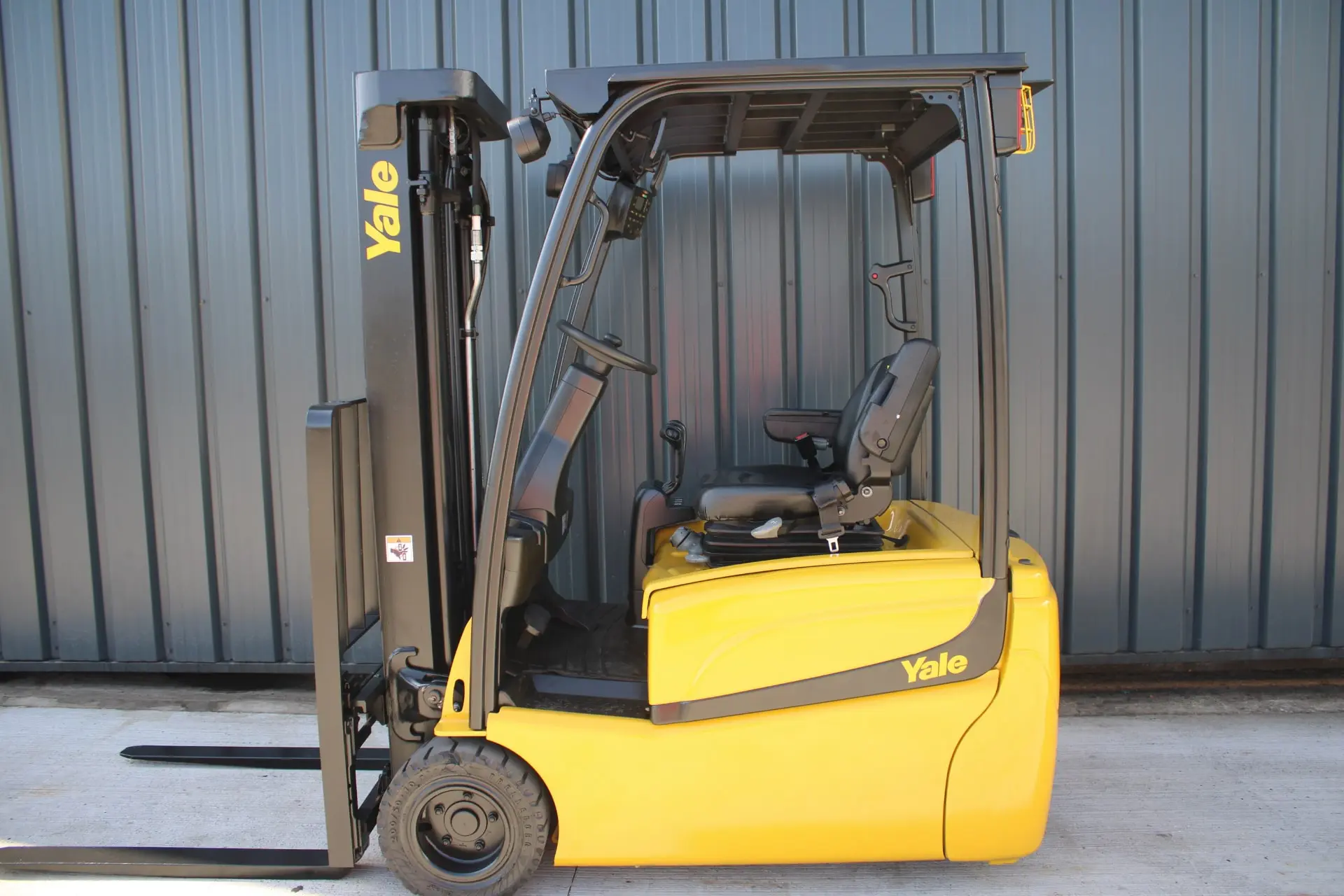Yale ERP18VT Electric Forklift Truck (4)
