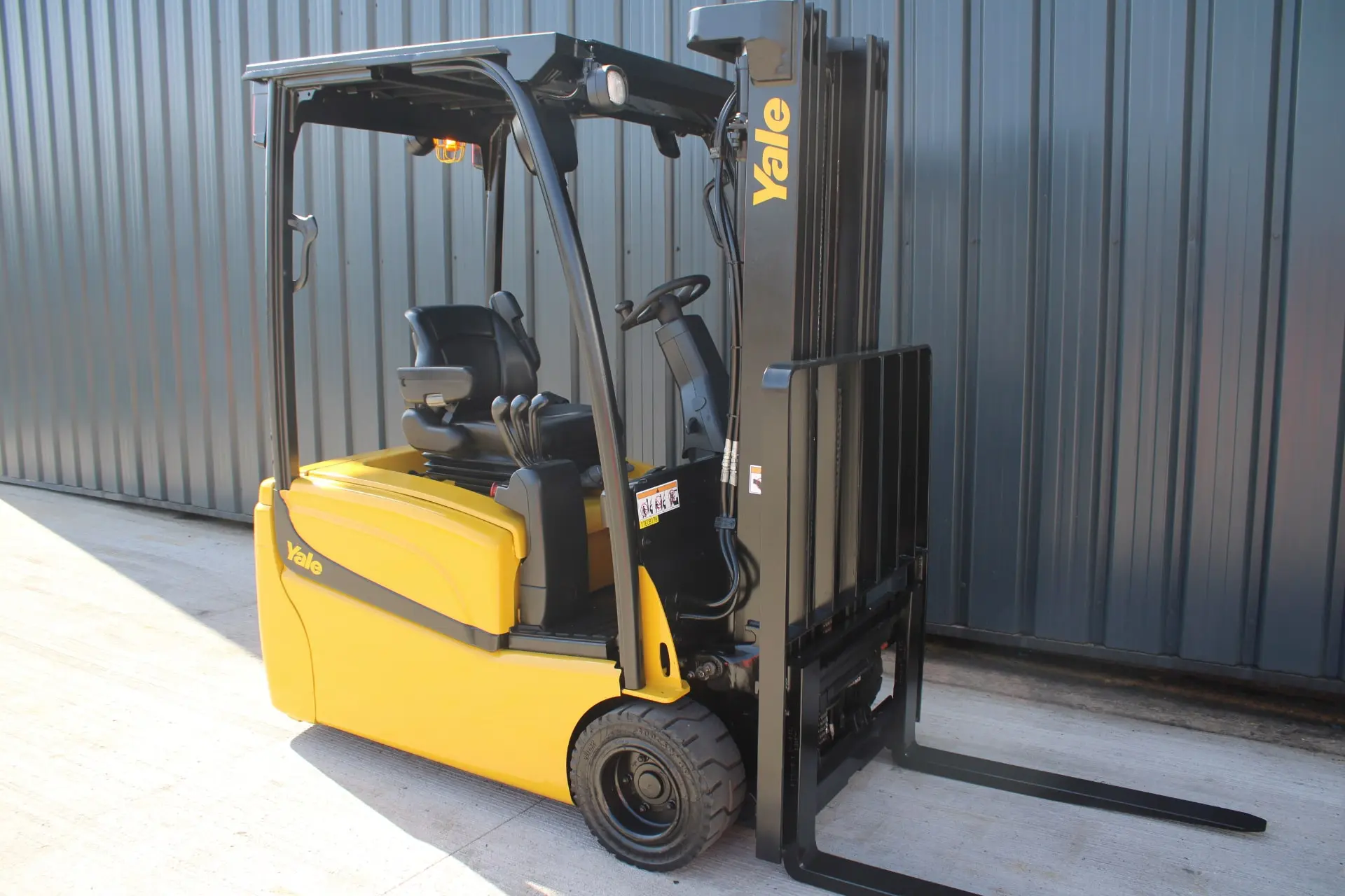 Yale ERP18VT Electric Forklift Truck (9)