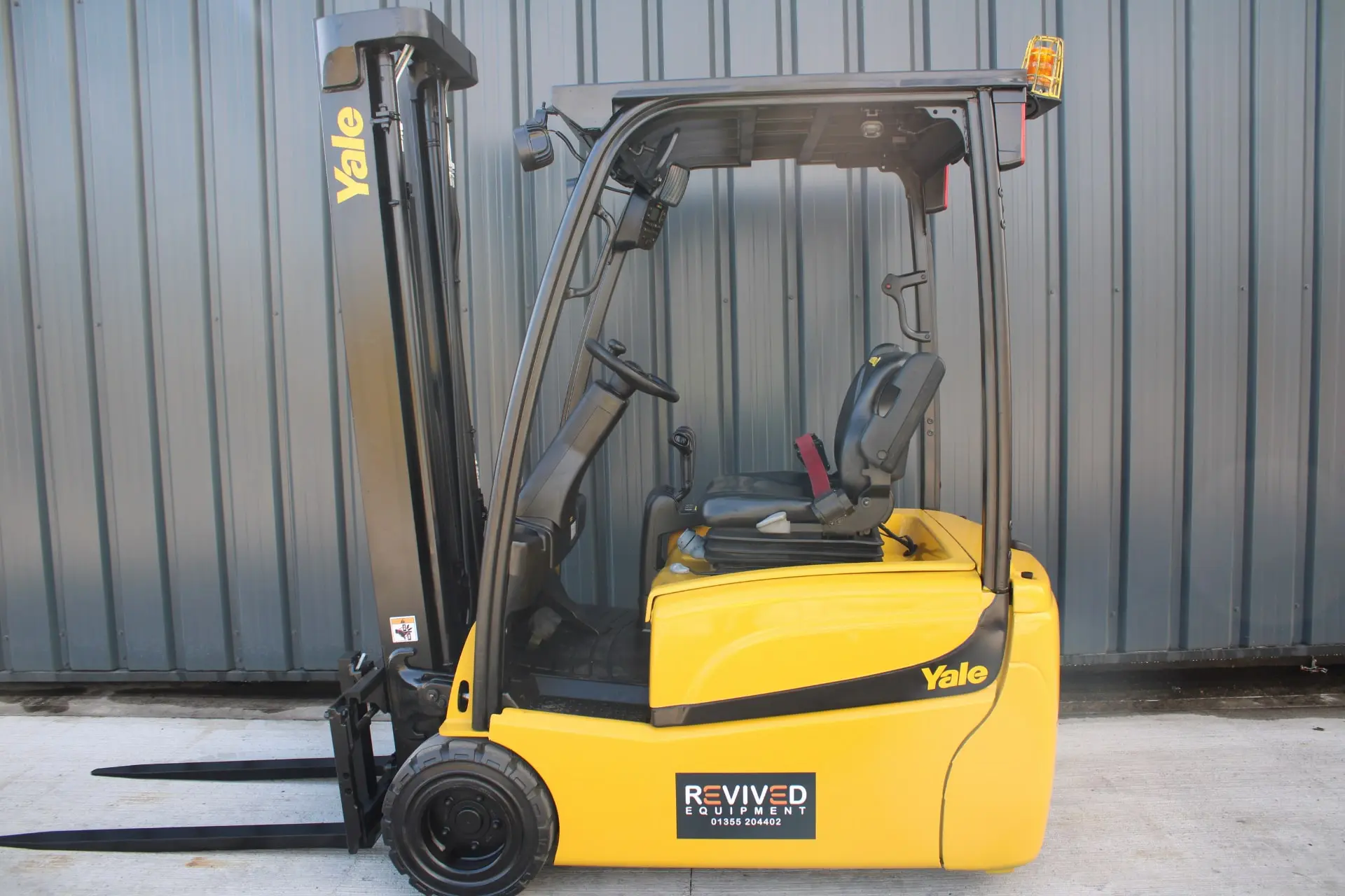 Yale ERP20VT 3-wheel electric forklift (6)