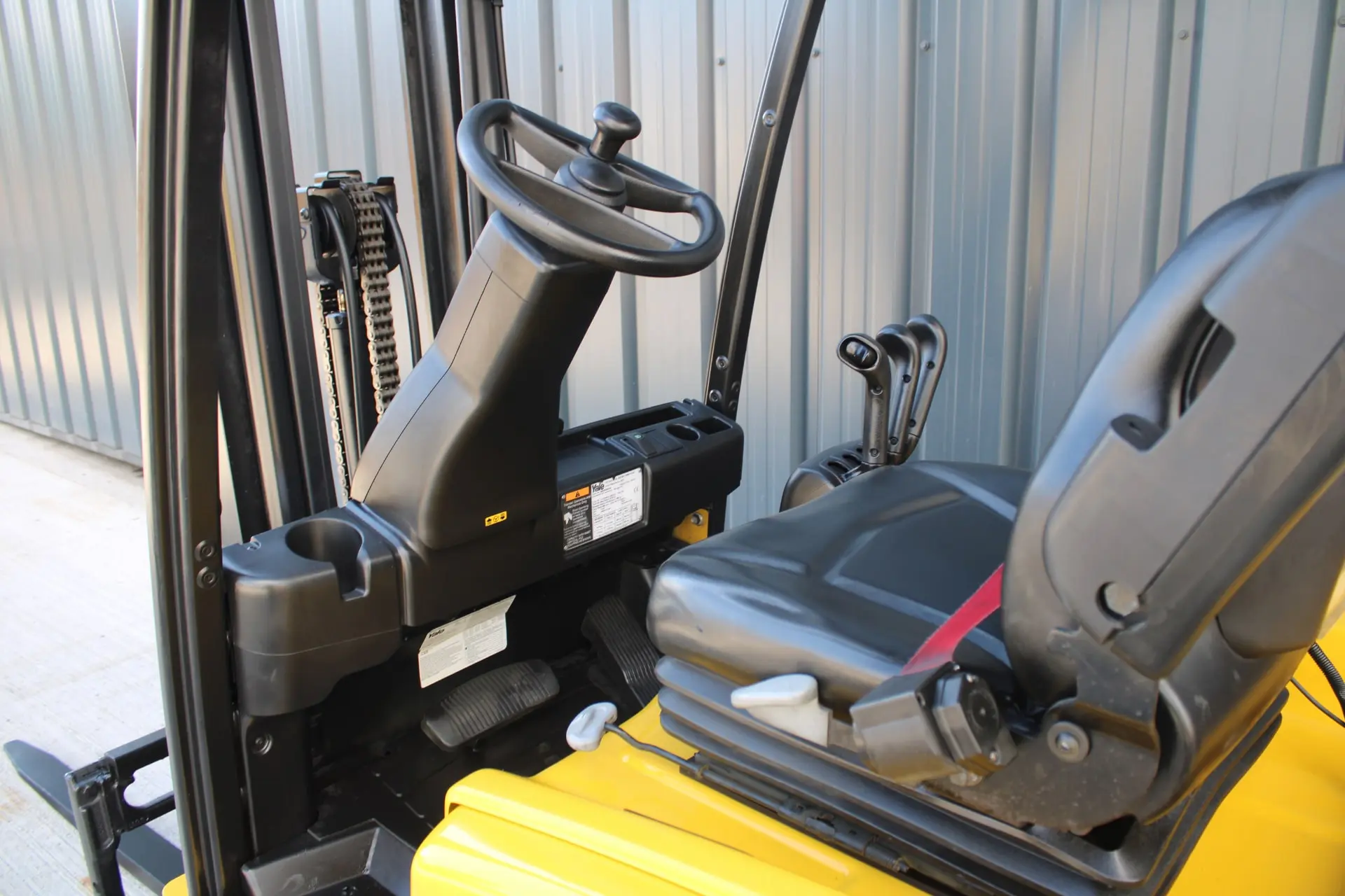 Yale ERP20VT 3-wheel electric forklift (7)