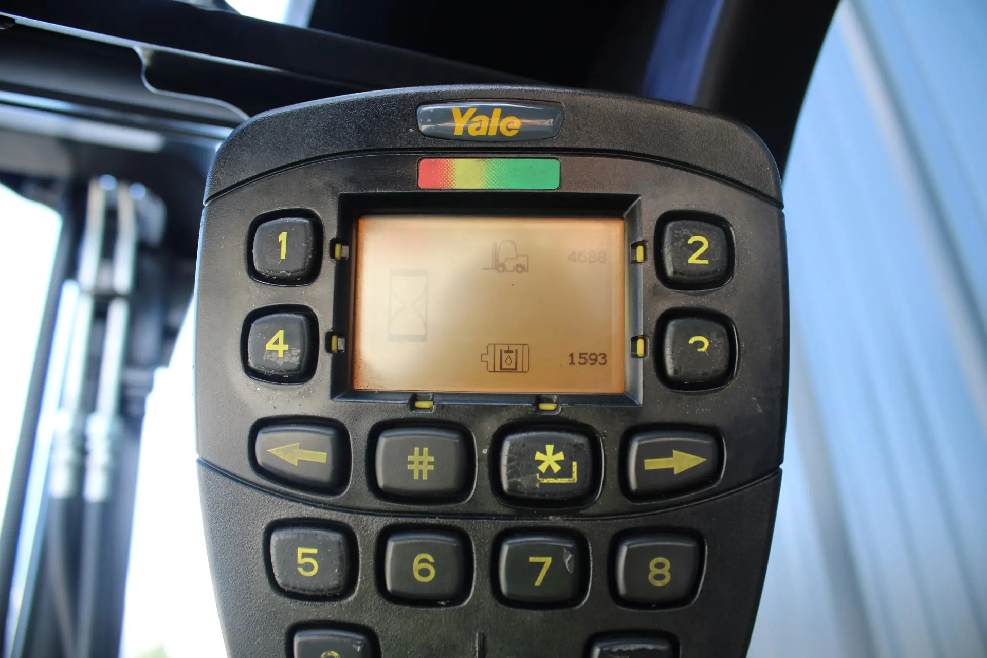 Yale ERP20VT 3-wheel electric forklift (8)