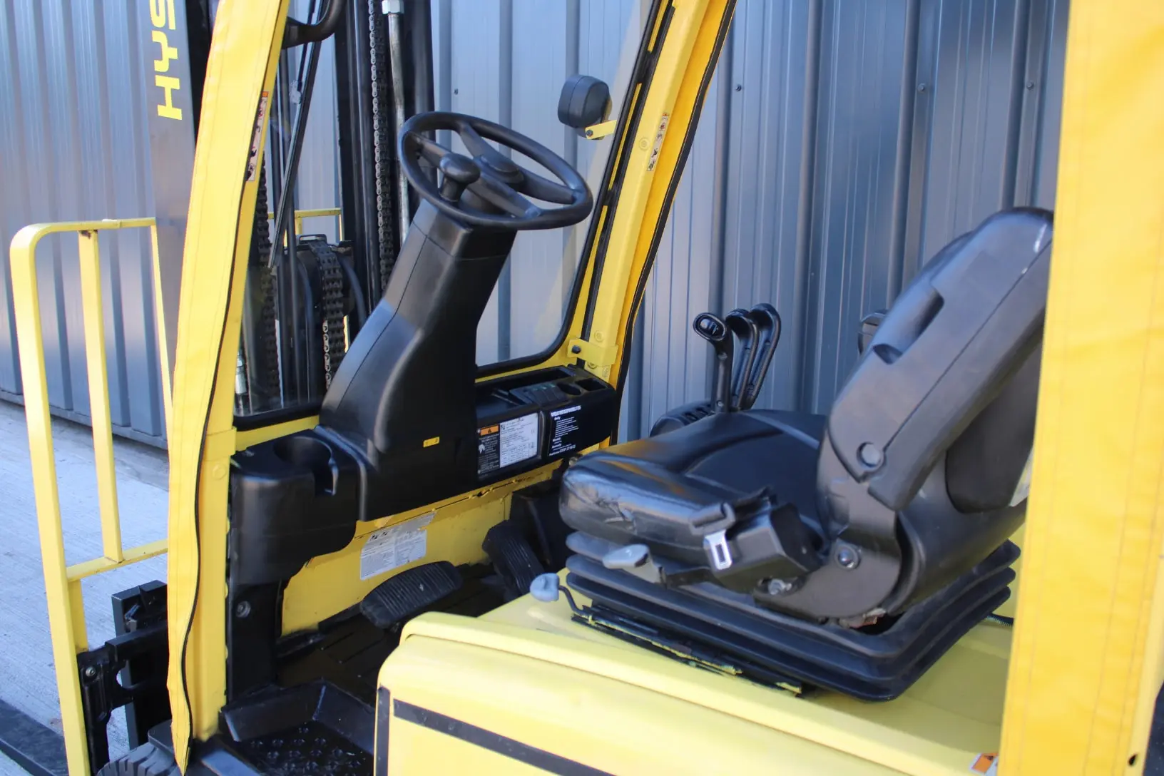 Hyster J1.8XNT 3-Wheel Electric Forklift 9