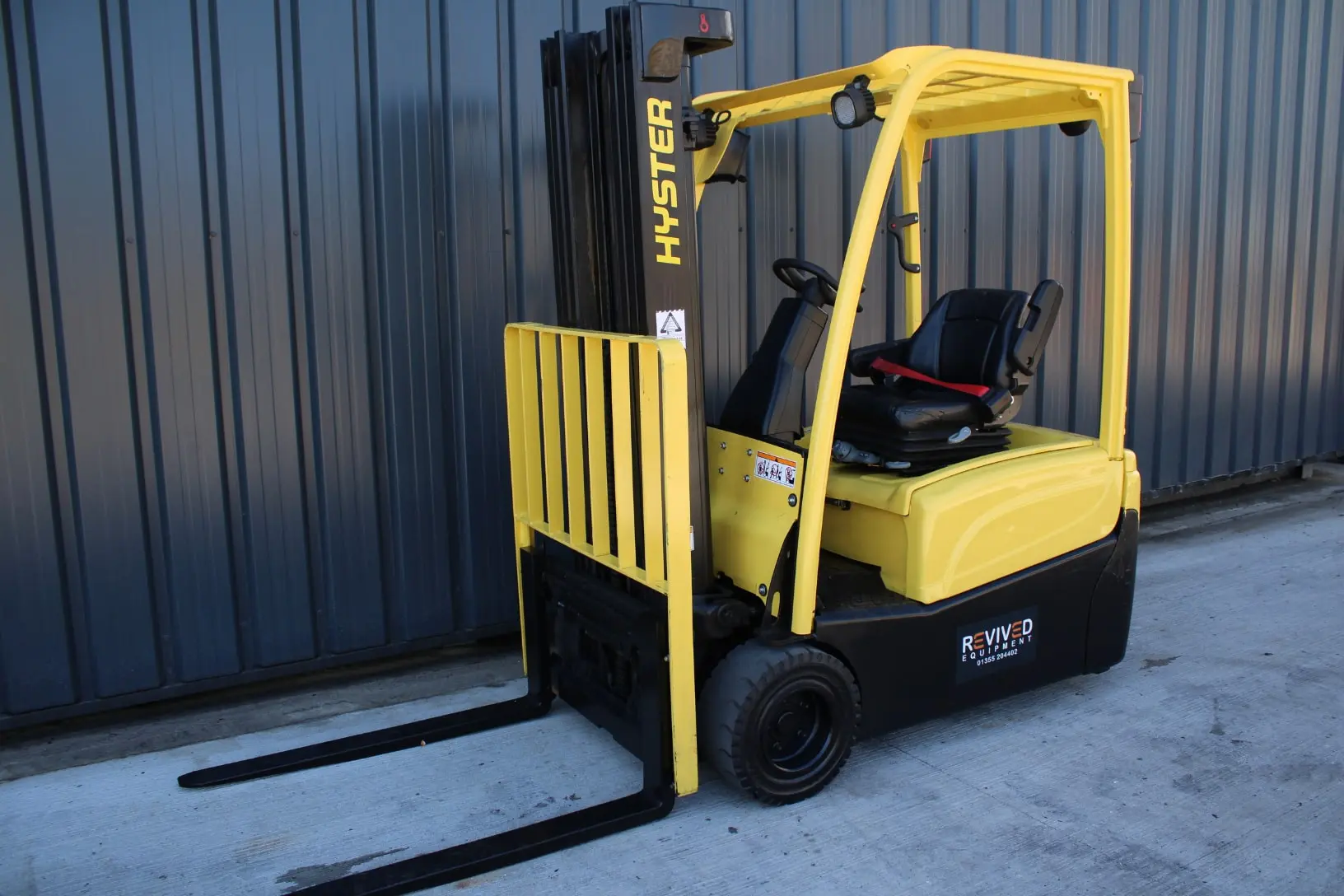 Hyster J1.8XNT 4-Wheel Electric Forklift (4)