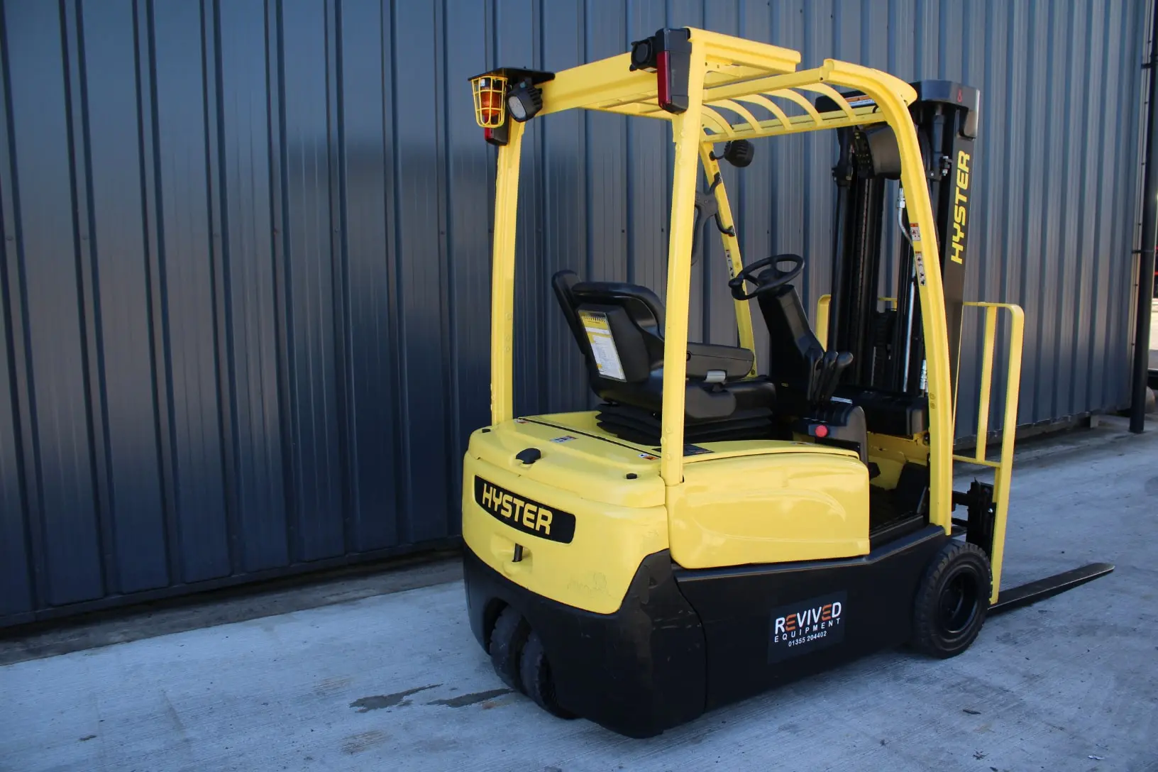Hyster J1.8XNT 4-Wheel Electric Forklift (6)