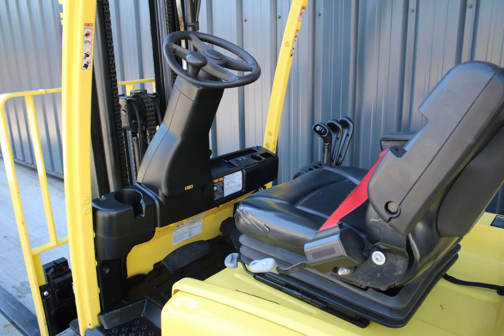 Hyster J1.8XNT 4-Wheel Electric Forklift (9)